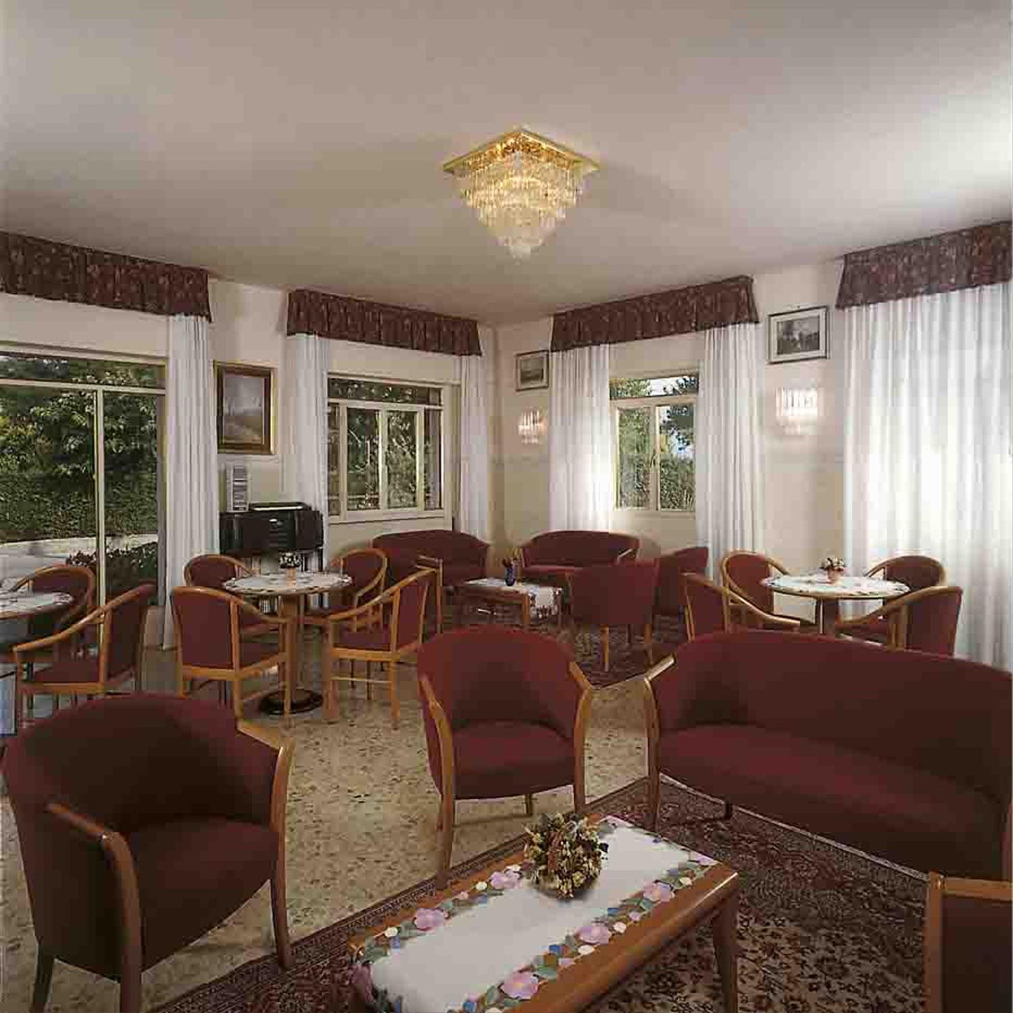 Residence Miralago Rooms & Apartments Манерба дел Гарда Екстериор снимка