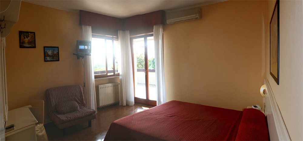 Residence Miralago Rooms & Apartments Манерба дел Гарда Екстериор снимка