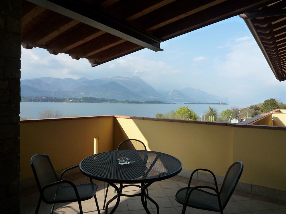 Residence Miralago Rooms & Apartments Манерба дел Гарда Екстериор снимка