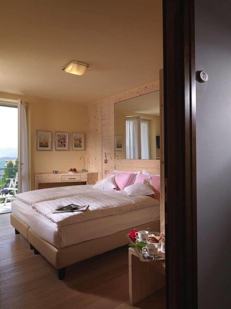 Residence Miralago Rooms & Apartments Манерба дел Гарда Екстериор снимка
