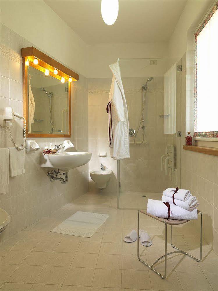 Residence Miralago Rooms & Apartments Манерба дел Гарда Екстериор снимка
