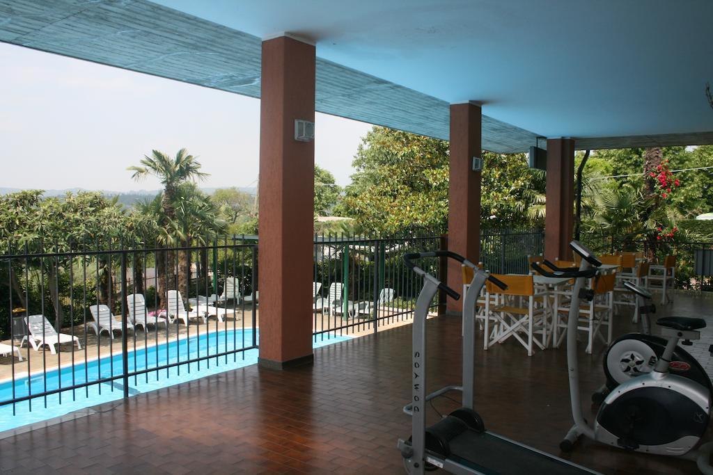 Residence Miralago Rooms & Apartments Манерба дел Гарда Екстериор снимка